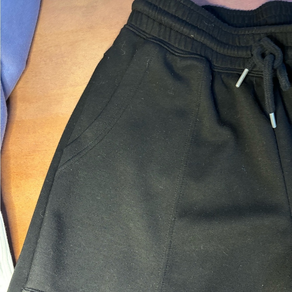 Black loungewear set with barrel pant and top - Picture 7 of 12